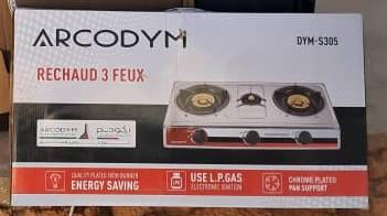 Cocina a gas de tres fuegos (ARCODYM)